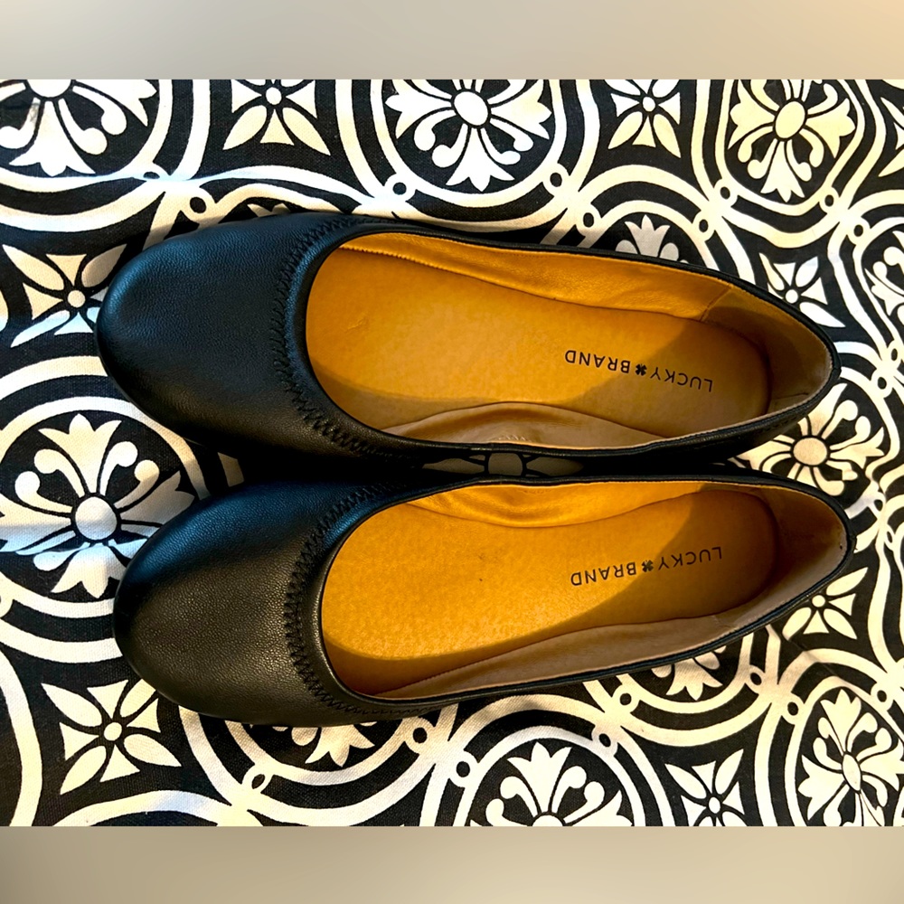 Black Ballet Flats